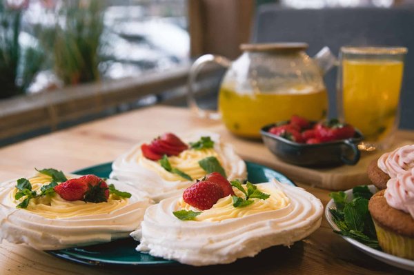 Quali tecniche di layering sono consigliate per massimizzare lo stile durante i mesi invernali più freddi?