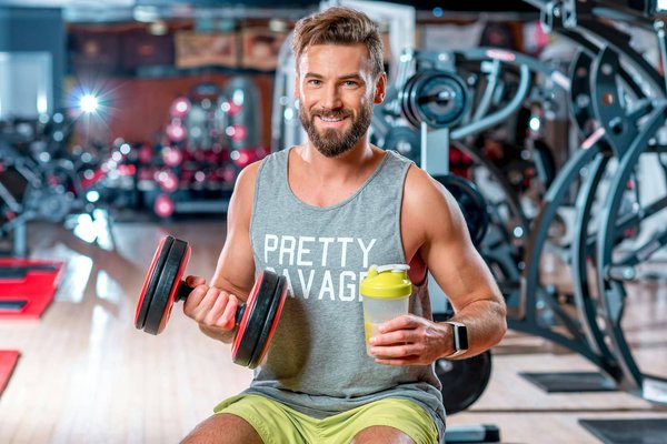 Come calibrare la nutrizione pre-gara per un ultrarunner con intolleranza al glutine?